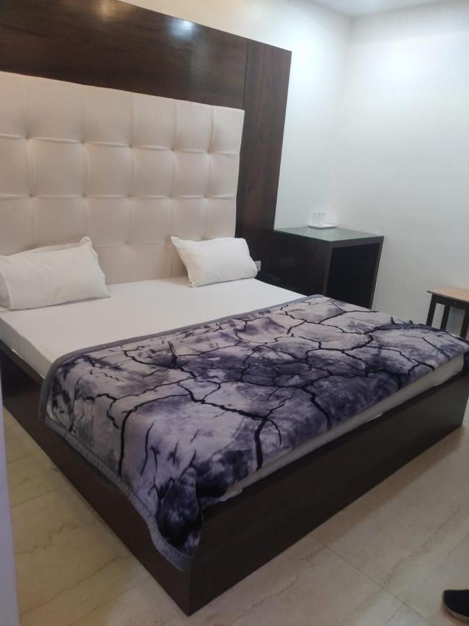 Hotel Uday Raj By Wb Inn Agra  Εξωτερικό φωτογραφία